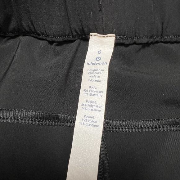 Lululemon On The Fly Pant Woven 28" SIZE 6 Black Joggers Flowing Fabric Travel - Picture 11 of 11